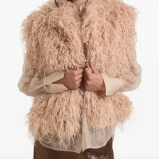 Жилет из пушистого искусственного меха