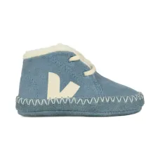 Замшевые ботинки на шнуровке