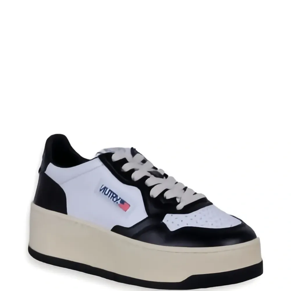 Кроссовки на платформе