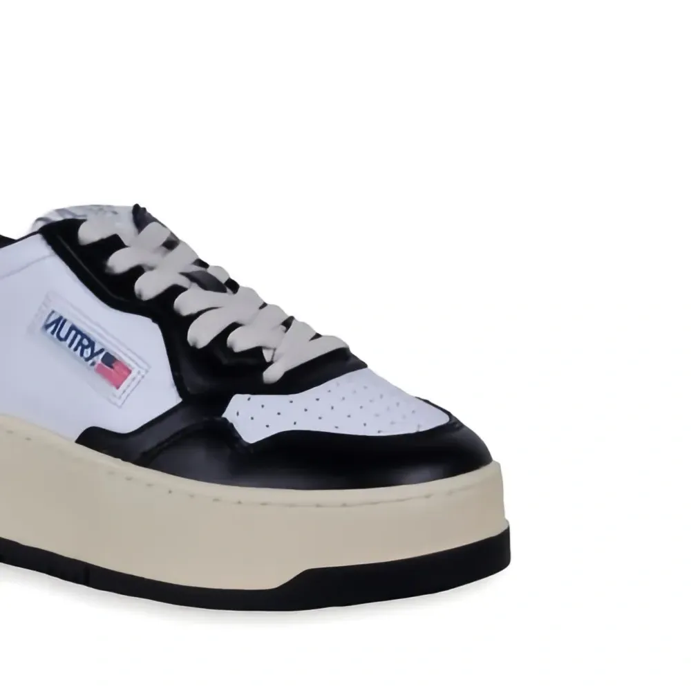 Кроссовки на платформе