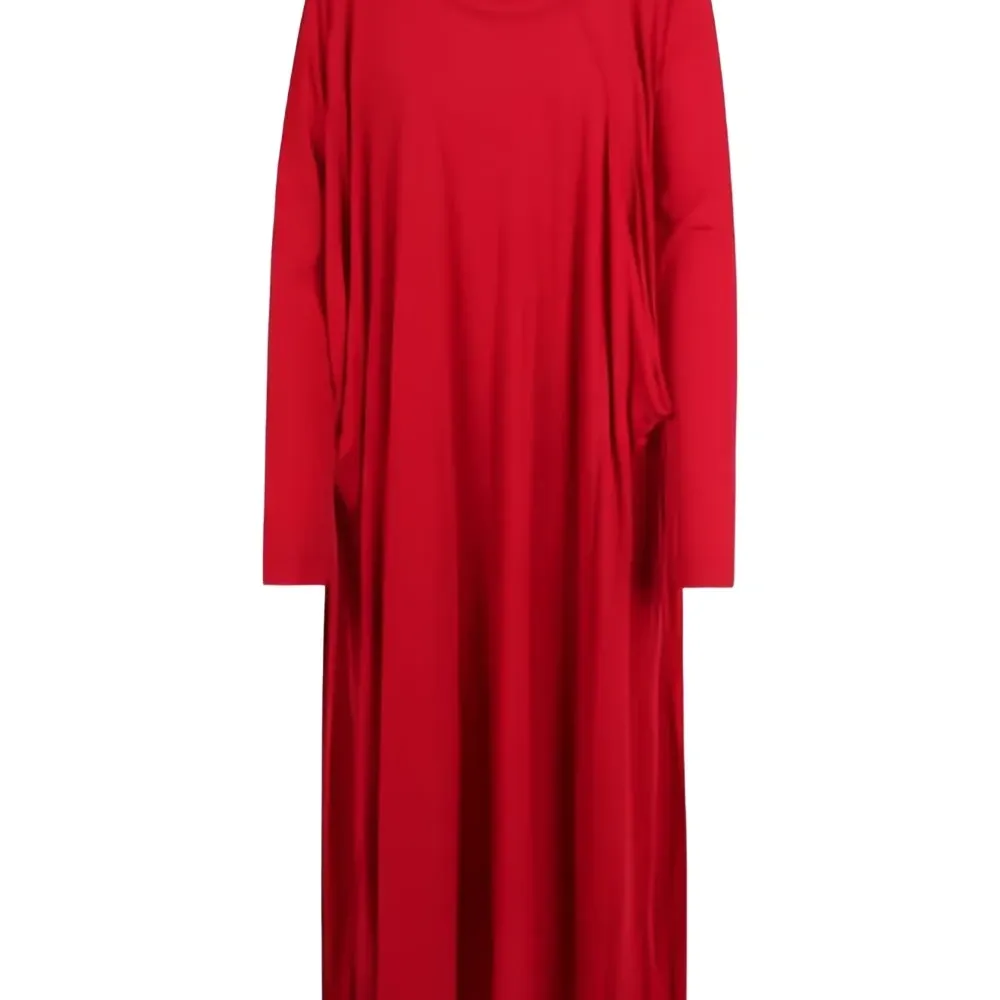 Платье с длинными рукавами