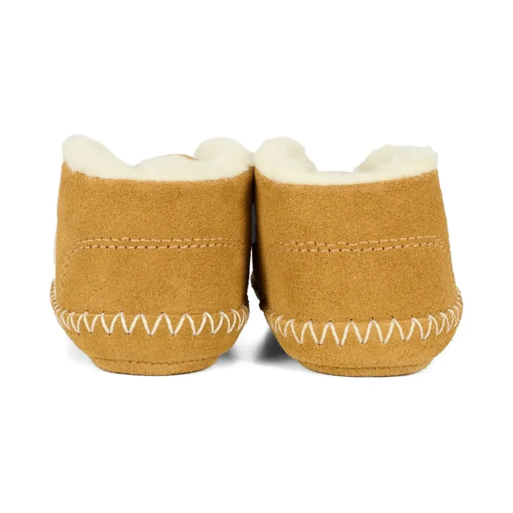 Замшевые кроссовки с логотипом