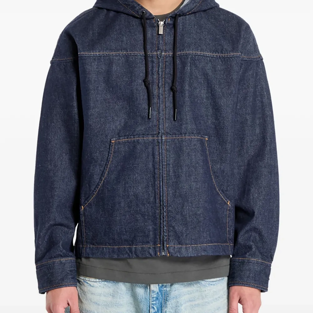 Джинсовая куртка на молнии с капюшоном