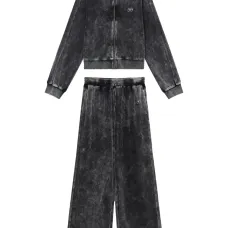 Спортивный костюм с эффектом потертости