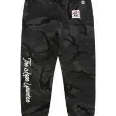 Спортивные брюки с камуфляжным принтом и логотипом