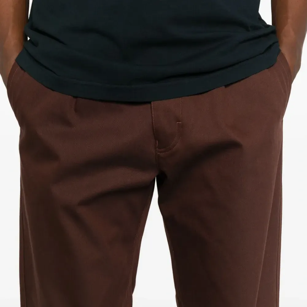 Брюки с защипами и поясом