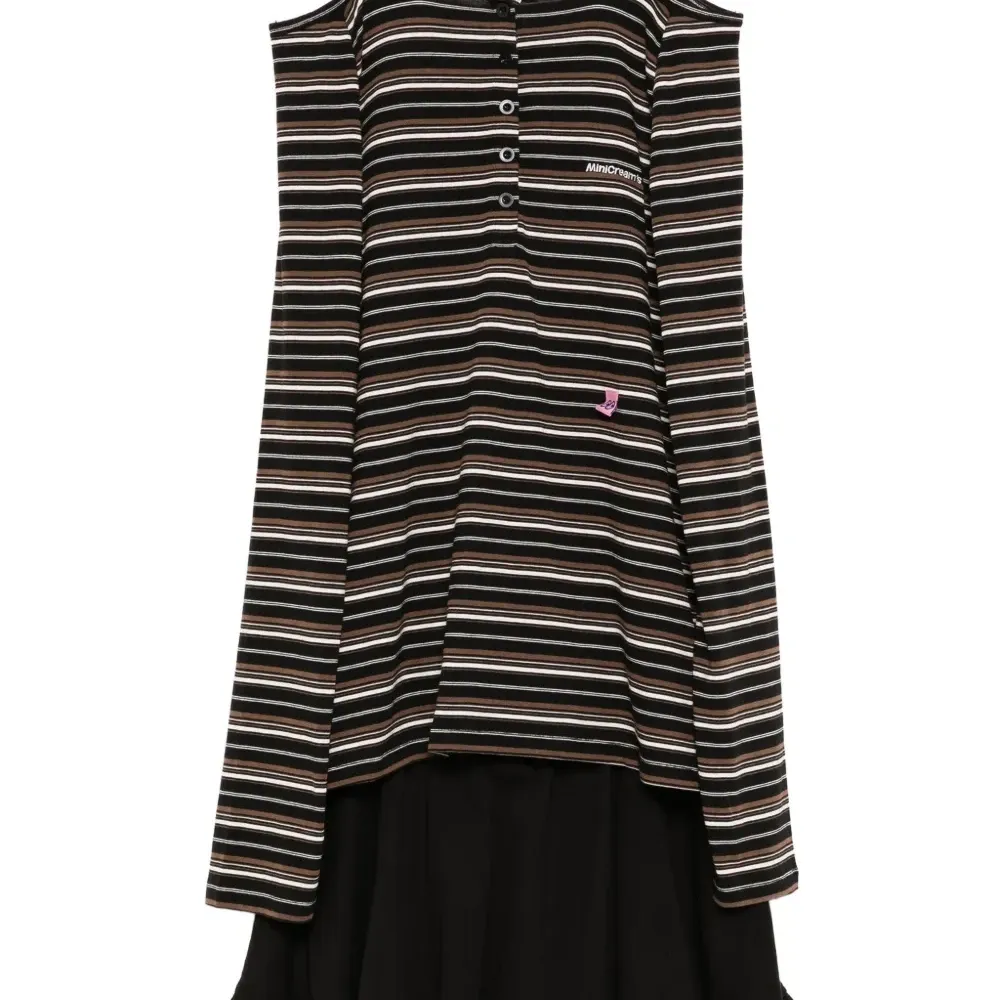 Комплект из футболки и юбки с вышитым логотипом