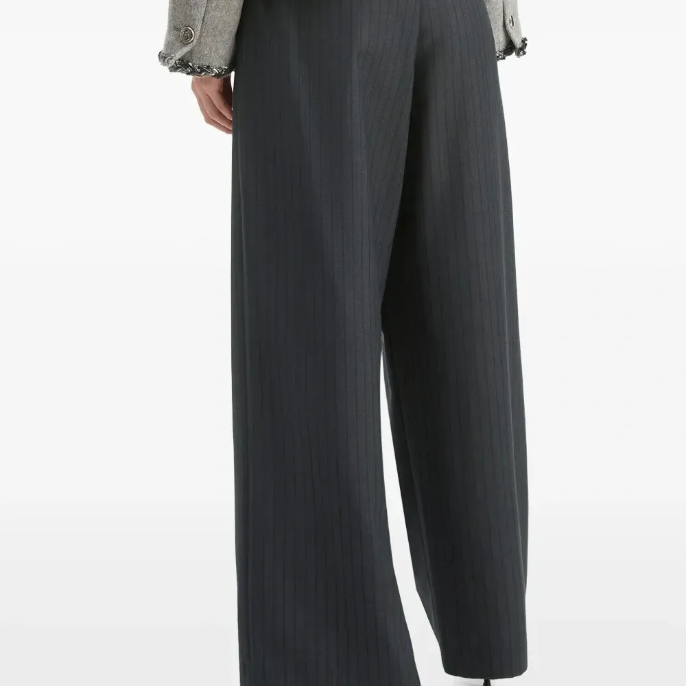 Брюки в полоску