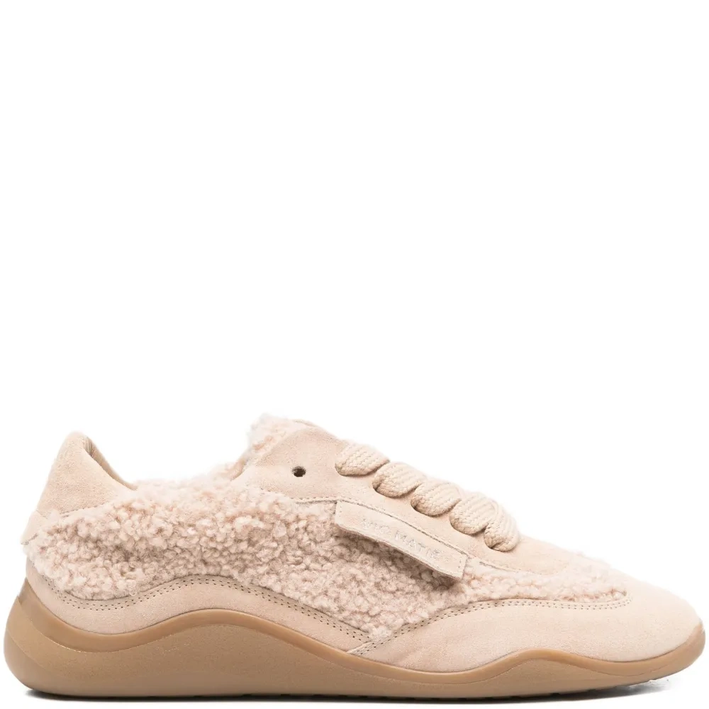 Фактурные кроссовки на шнуровке