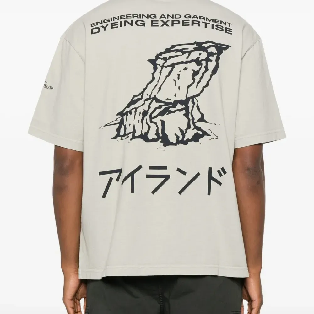 Футболка с графическим принтом