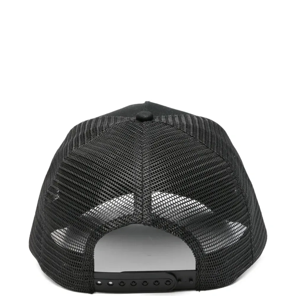 Бейсболка с вышитым логотипом и сетчатой вставкой