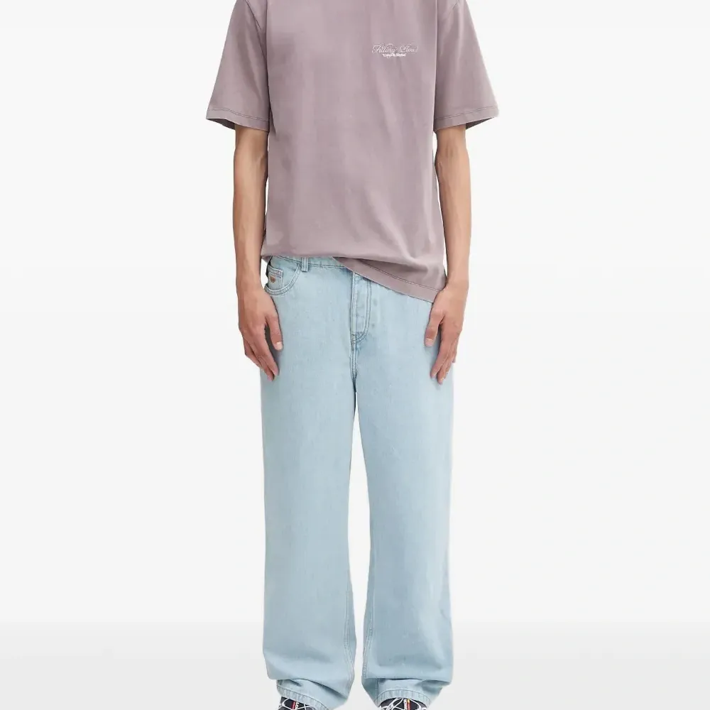 Футболка с круглым вырезом из винила