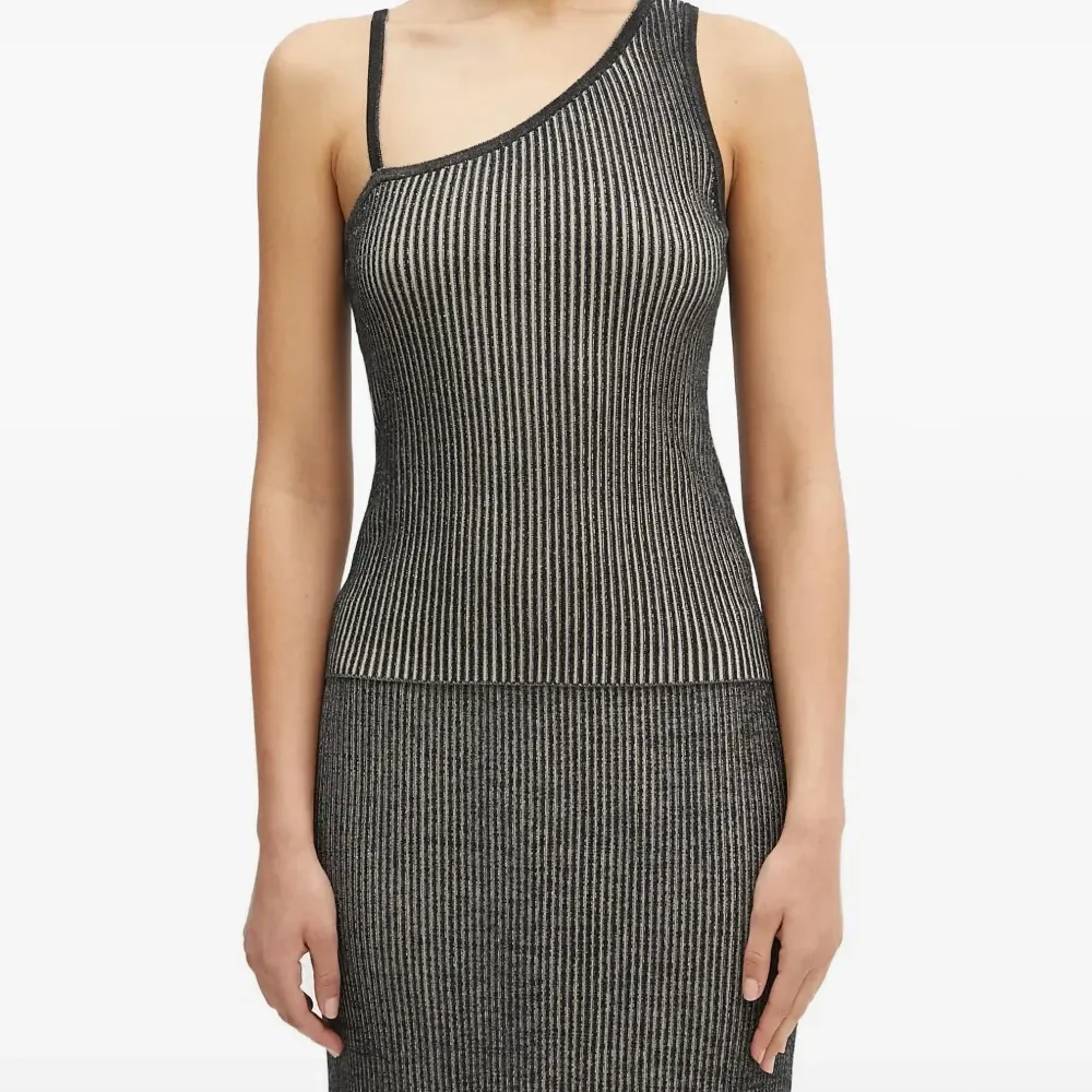 Топ в полоску на одно плечо