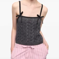 Безрукавка с косичкой