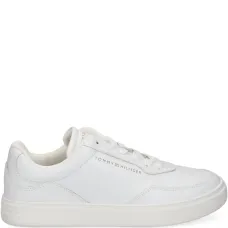 Кроссовки на шнуровке