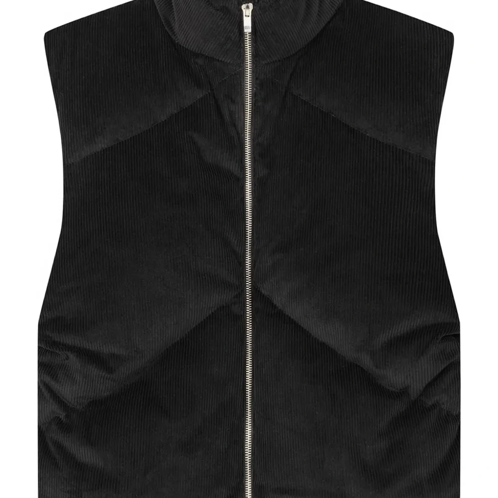 Вельветовый жилет