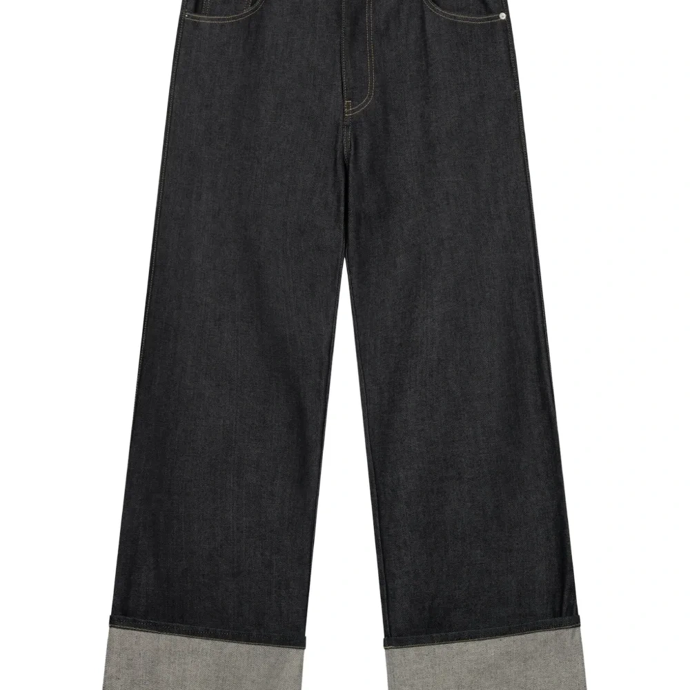 Джинсы с карманами