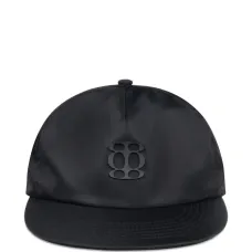 Бейсболка с нашивкой