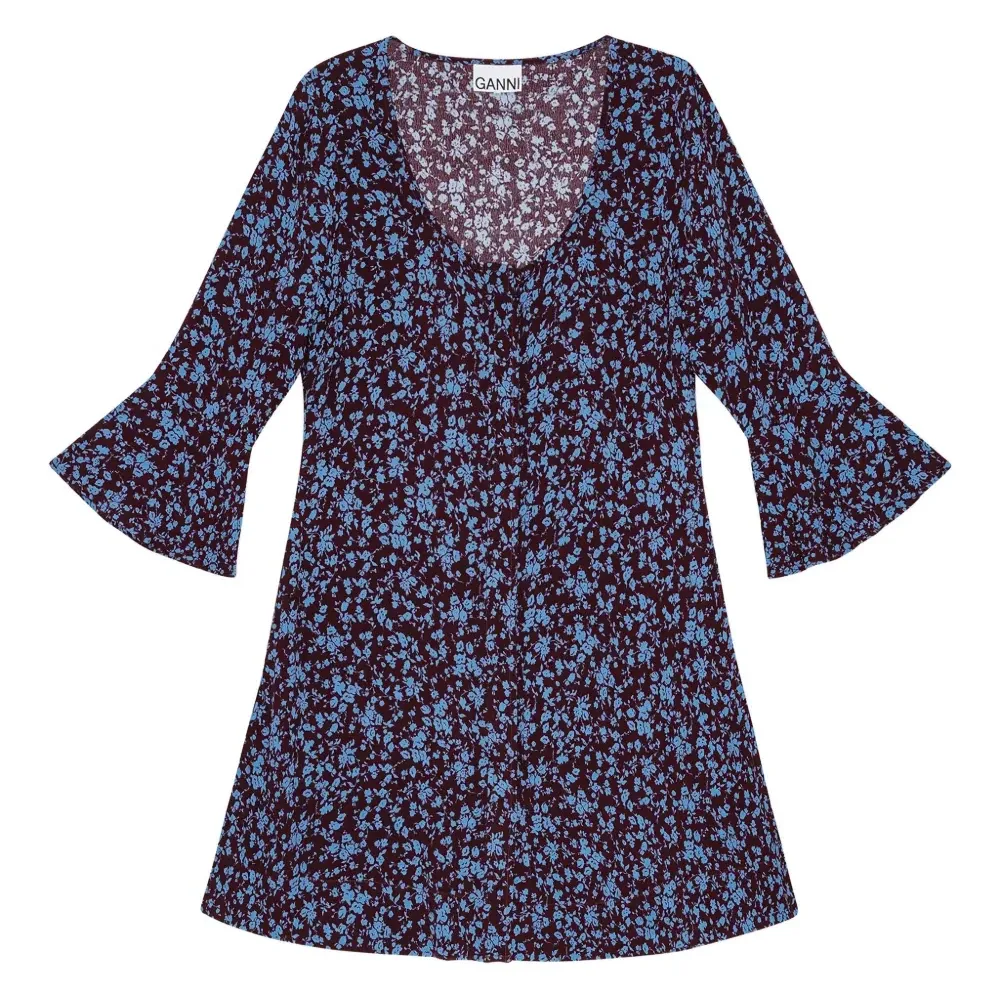 Платье с рукавами колокол и цветочным принтом