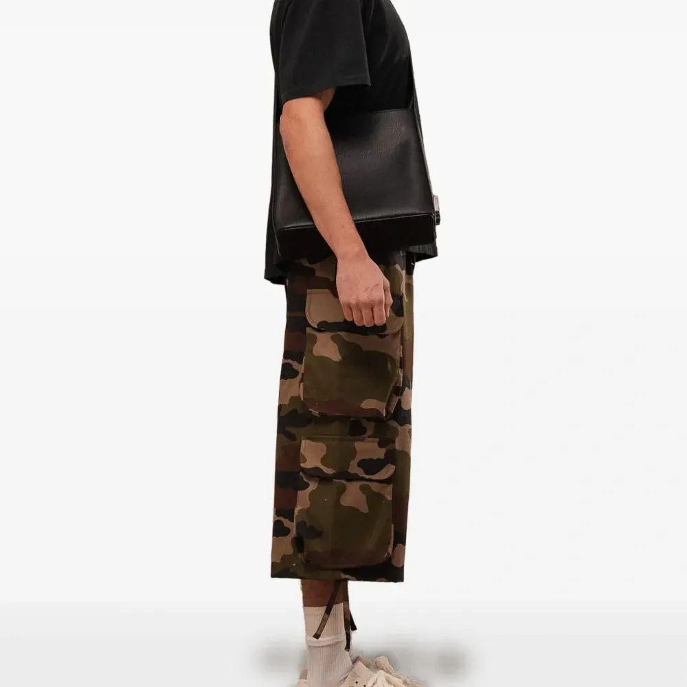 Футболка с логотипом