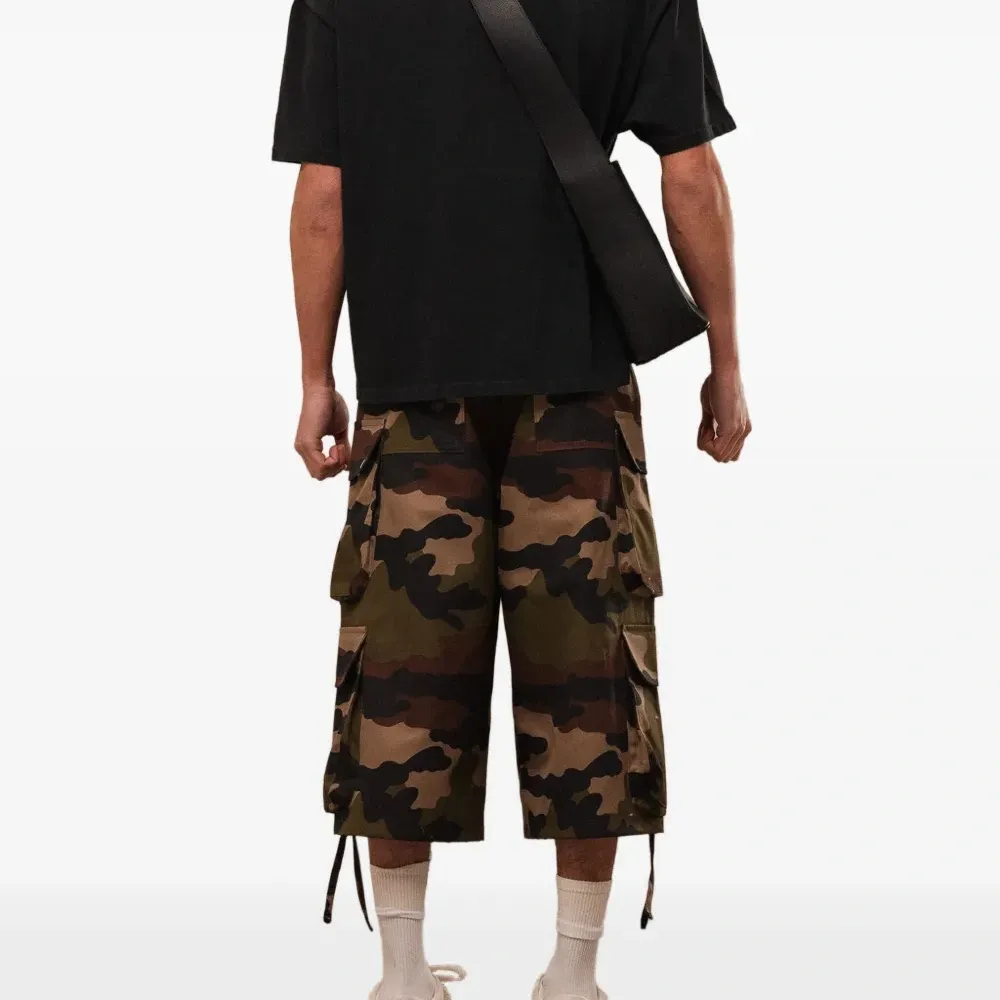 Футболка с логотипом