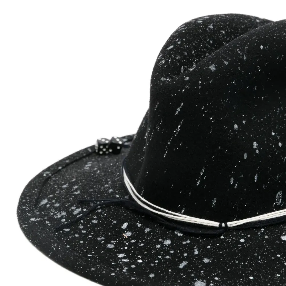 Федора с принтом в стиле "разбрызганная краска"