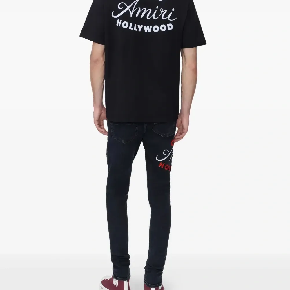 Футболка с логотипом