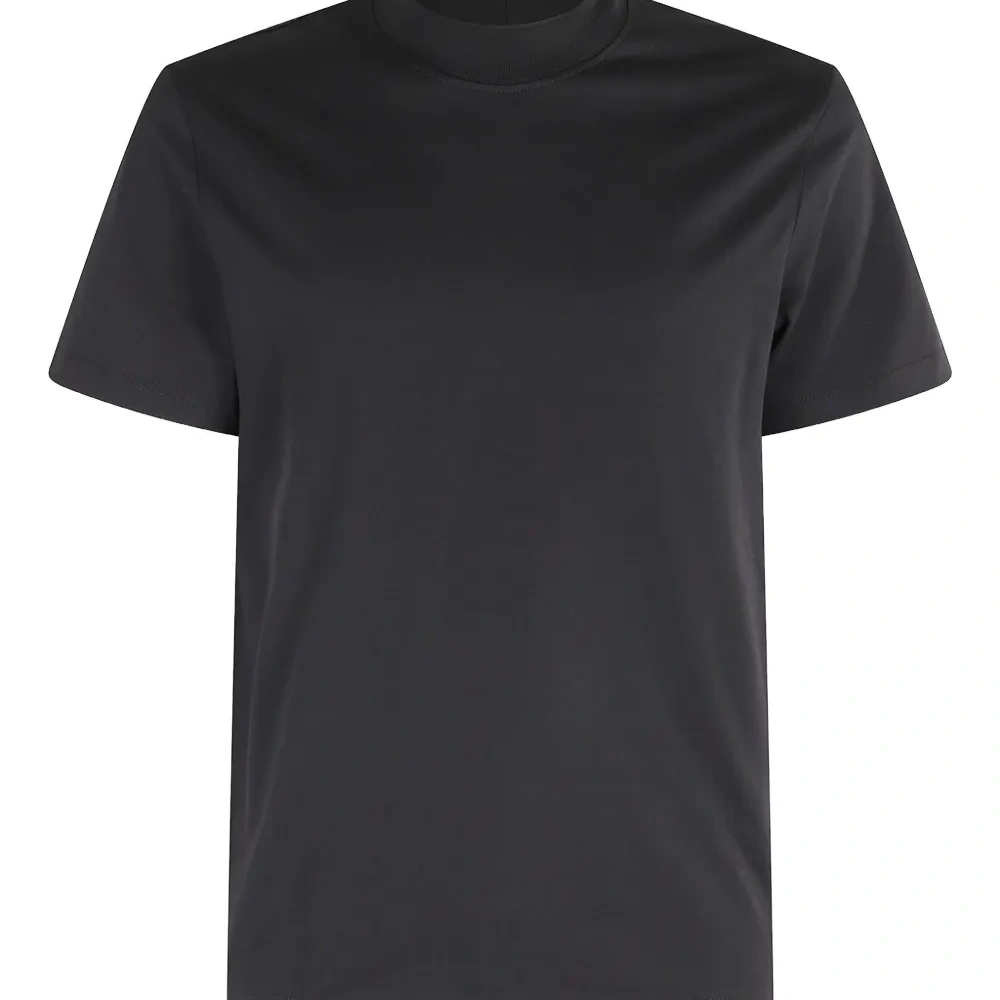 Футболка с воротником-стойкой