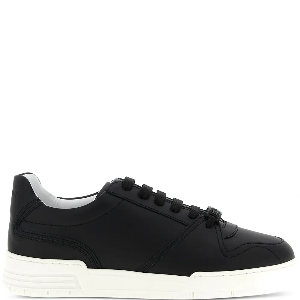 Кроссовки с логотипом