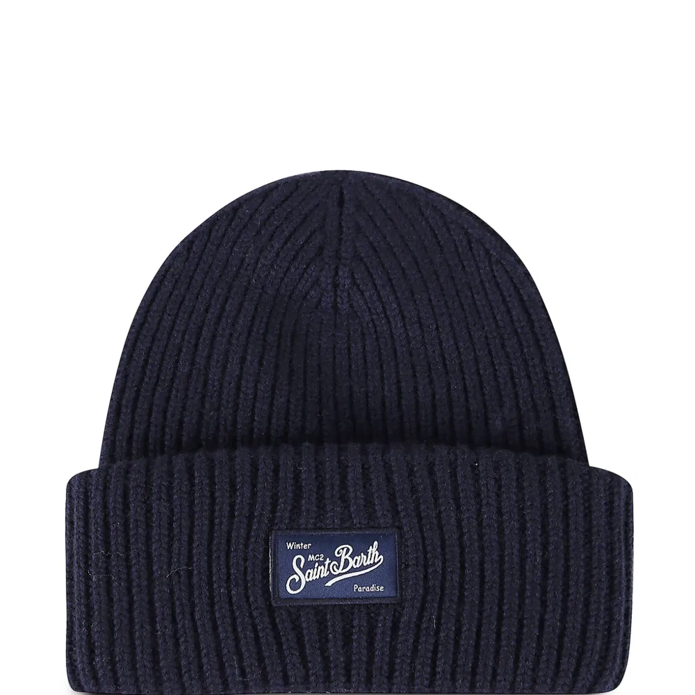 Шапка бини с нашивкой-логотипом