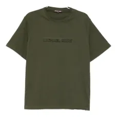 Футболка с тиснётым логотипом