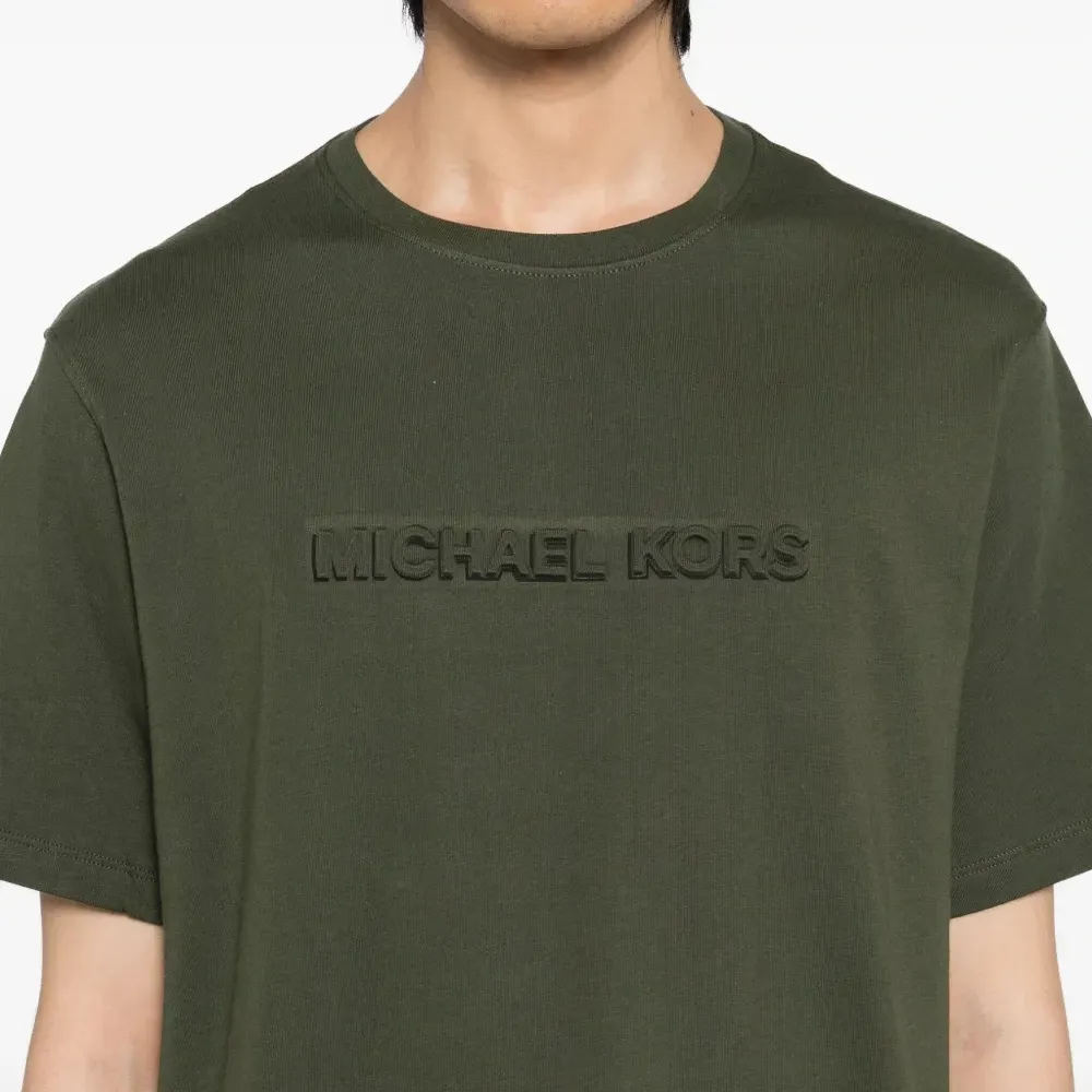 Футболка с тиснётым логотипом