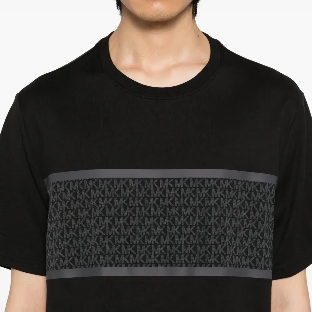 Полосатая футболка