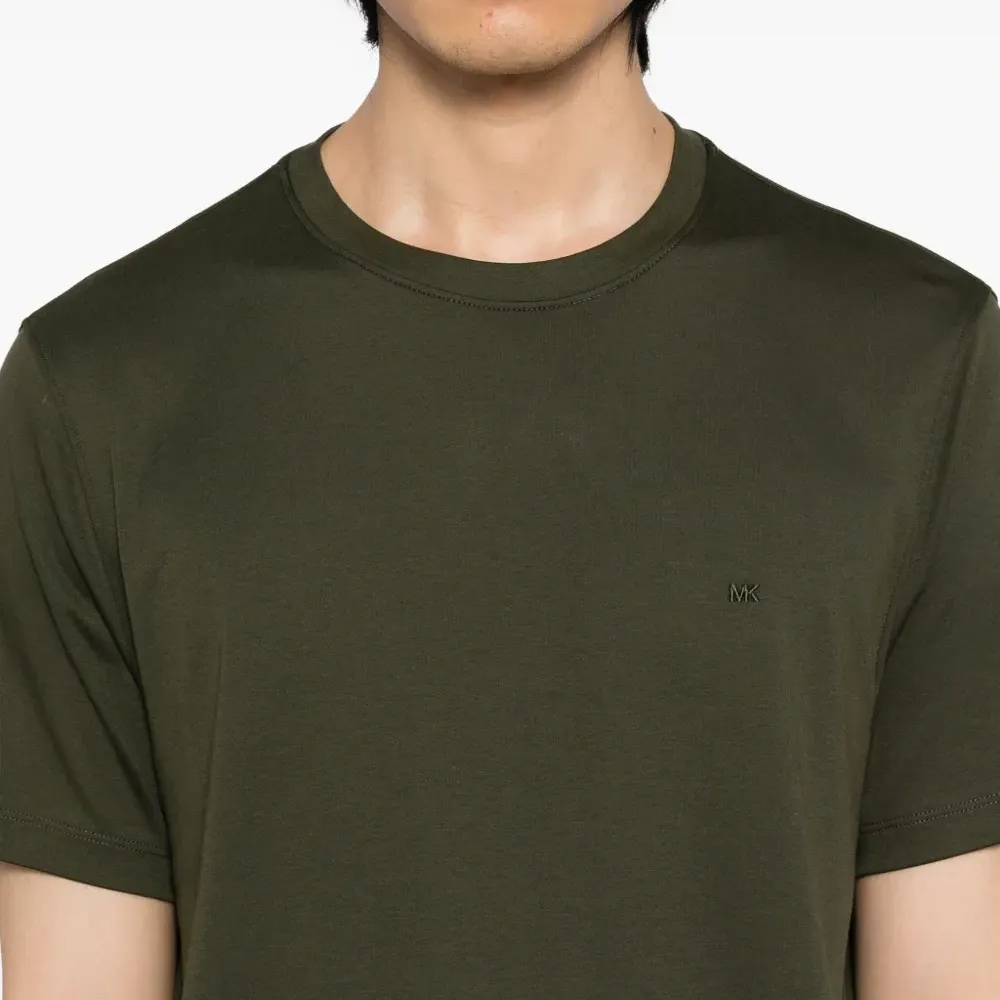 Футболка с вышитым логотипом