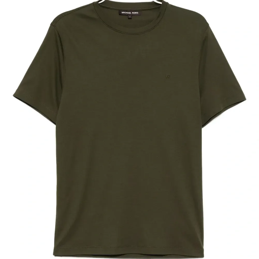 Футболка с вышитым логотипом