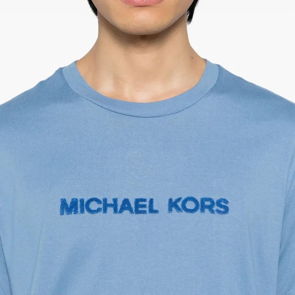 Футболка с тисненым логотипом