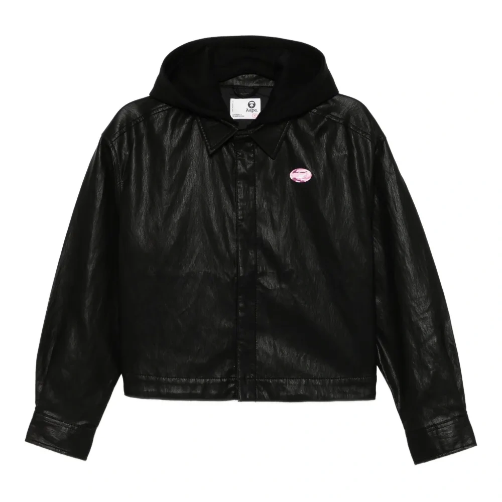 Куртка с нашивкой-логотипом