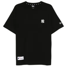 Футболка с логотипом