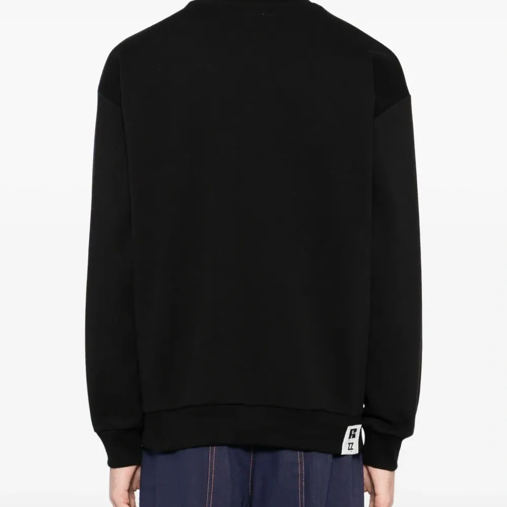 Толстовка с графичным принтом