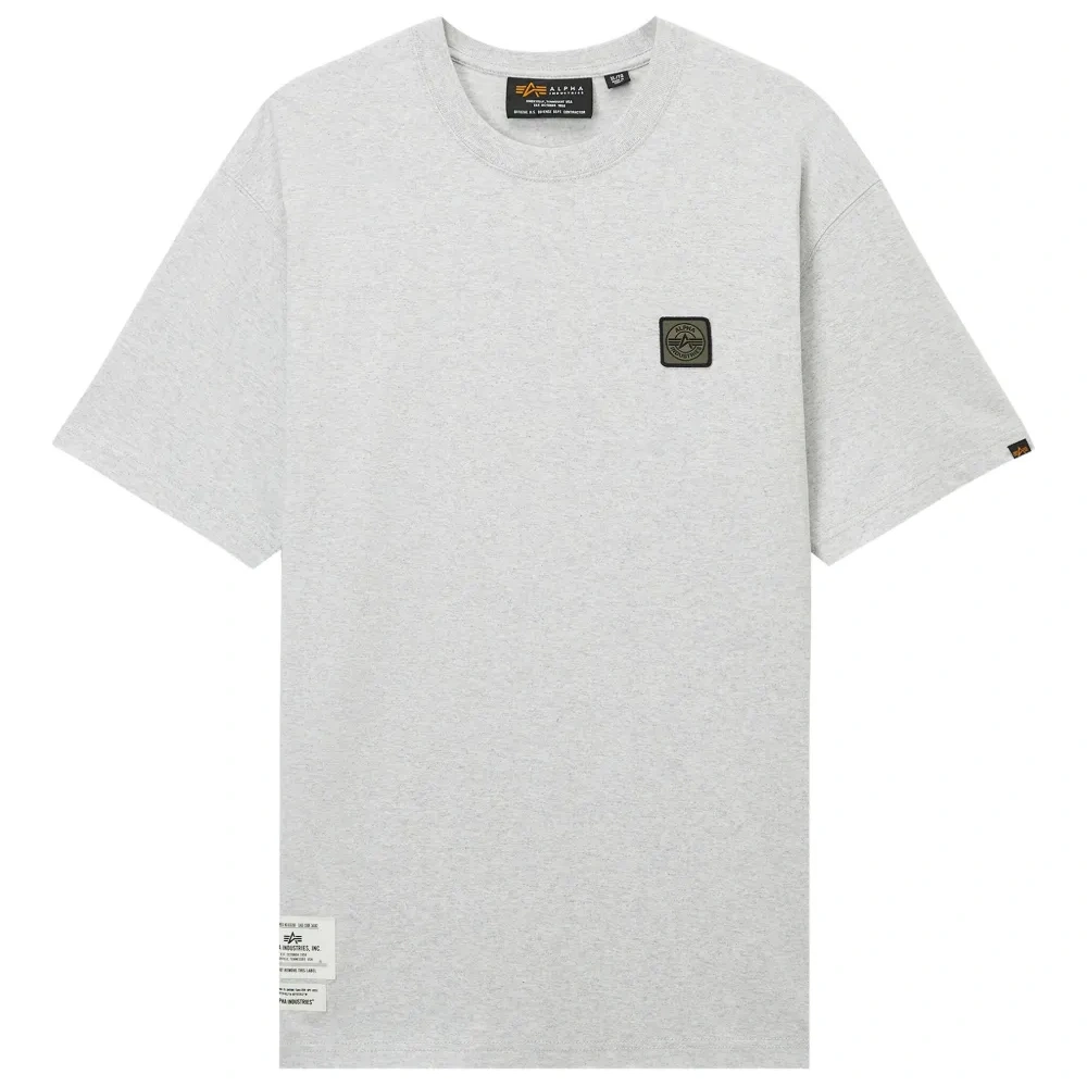 Футболка с накладным карманом