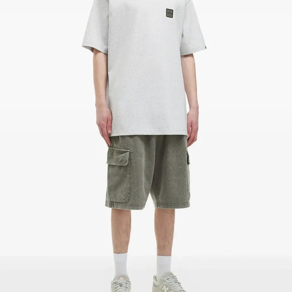 Футболка с накладным карманом