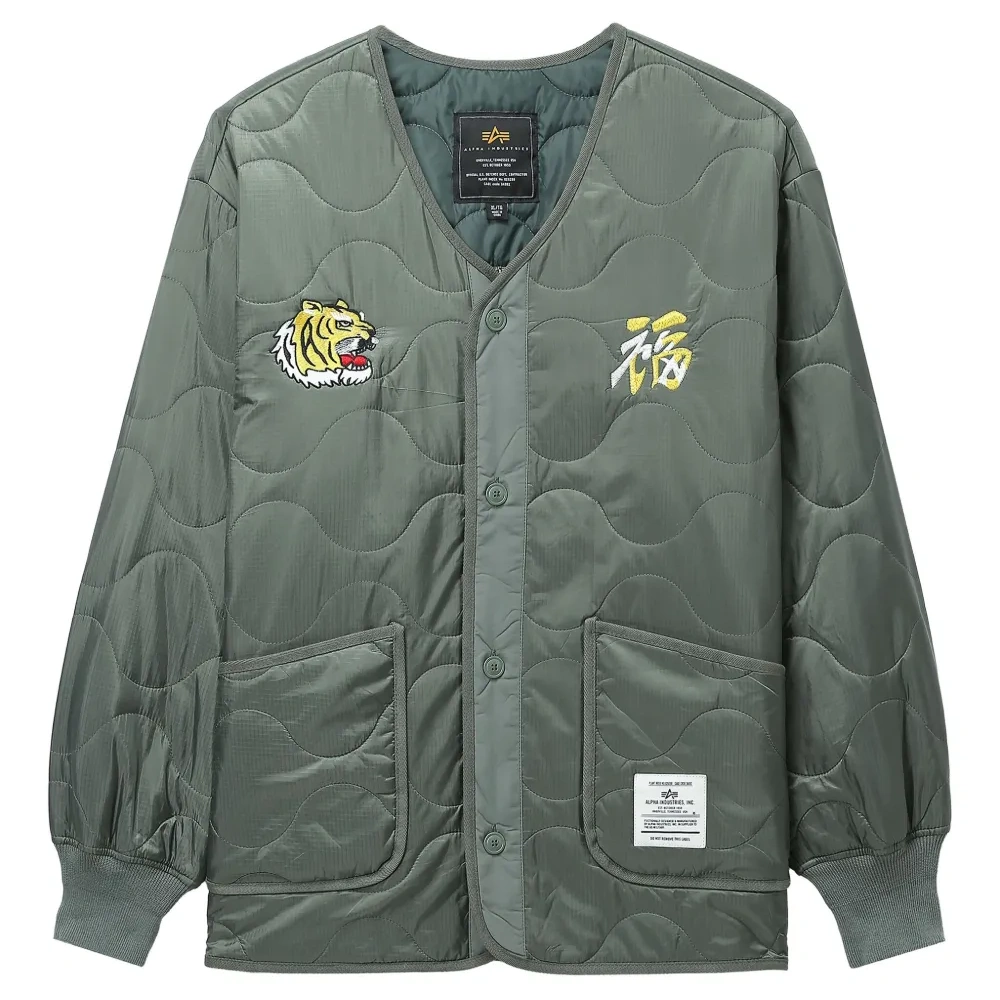 Стёганая куртка с вышивкой тигра