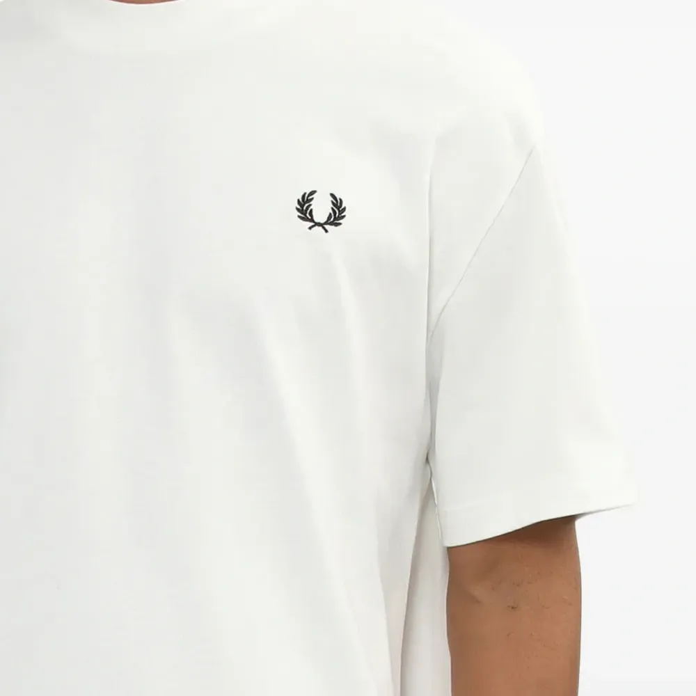 Хлопковая футболка с вышитым логотипом