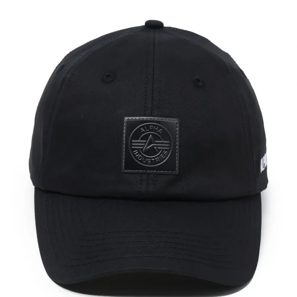 Бейсболка с нашитым логотипом