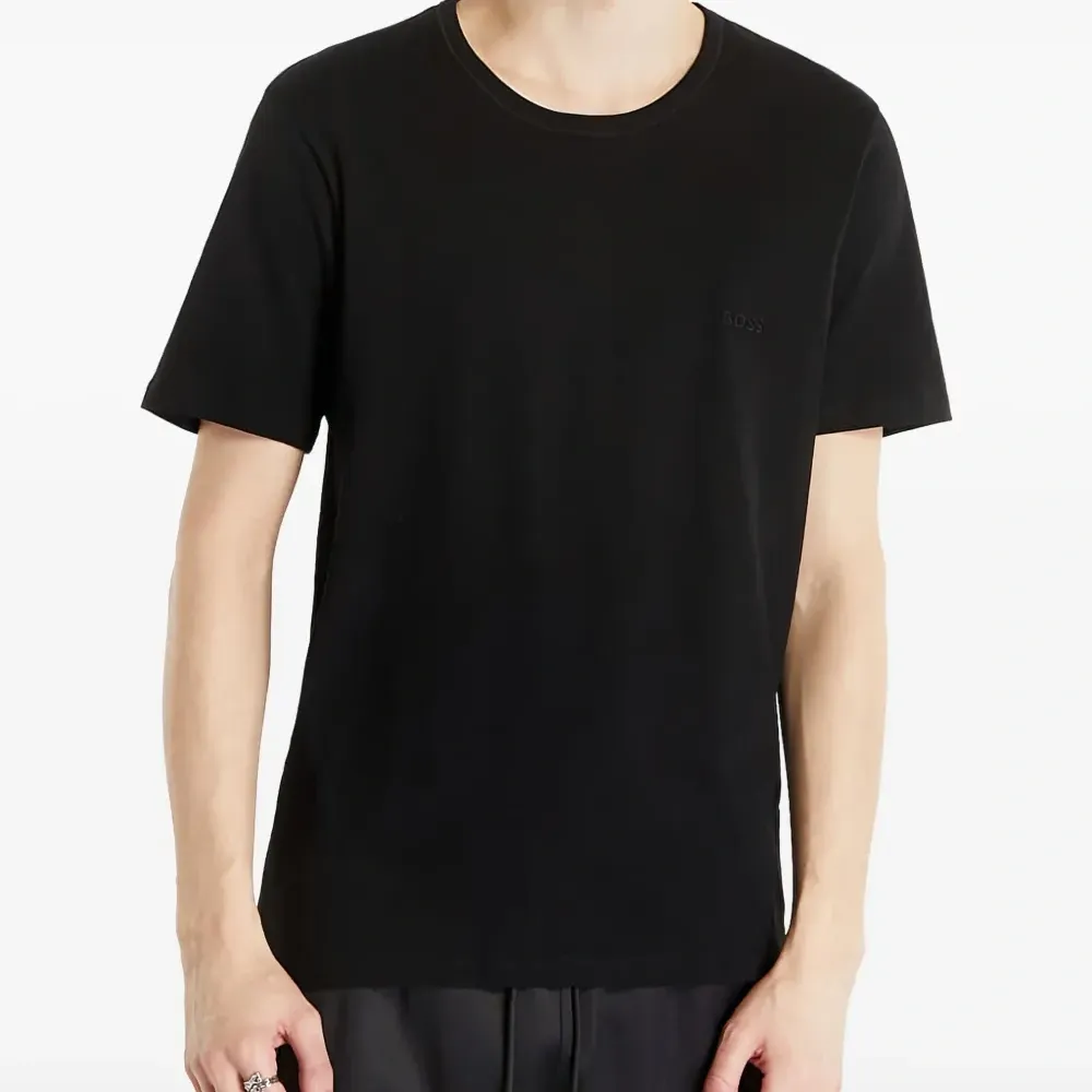 Комплект из трех футболок с вышитым логотипом