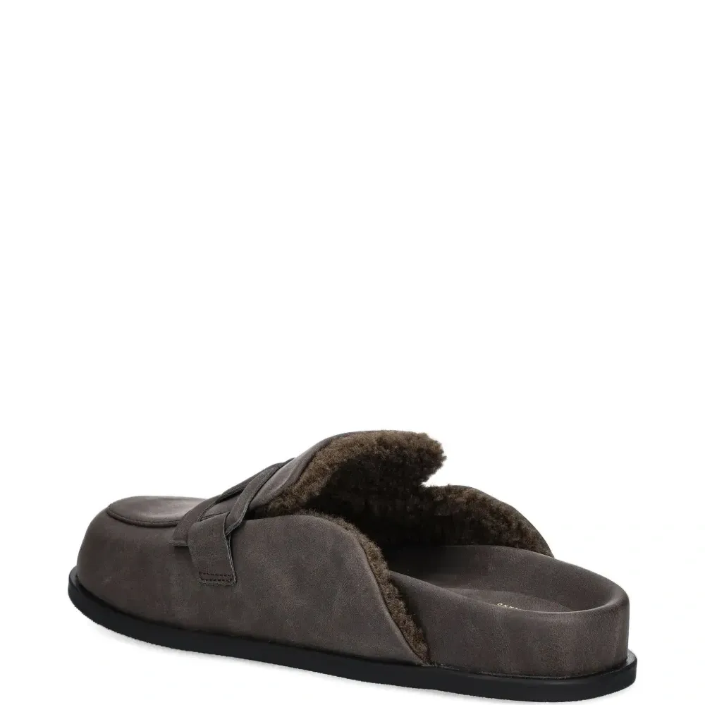 Мюли с логотипом