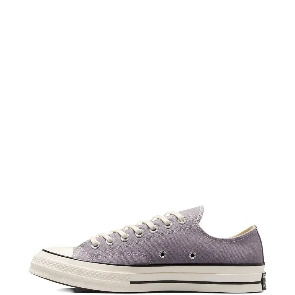 Кроссовки низкие