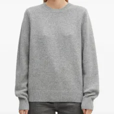 Свитер с круглым вырезом