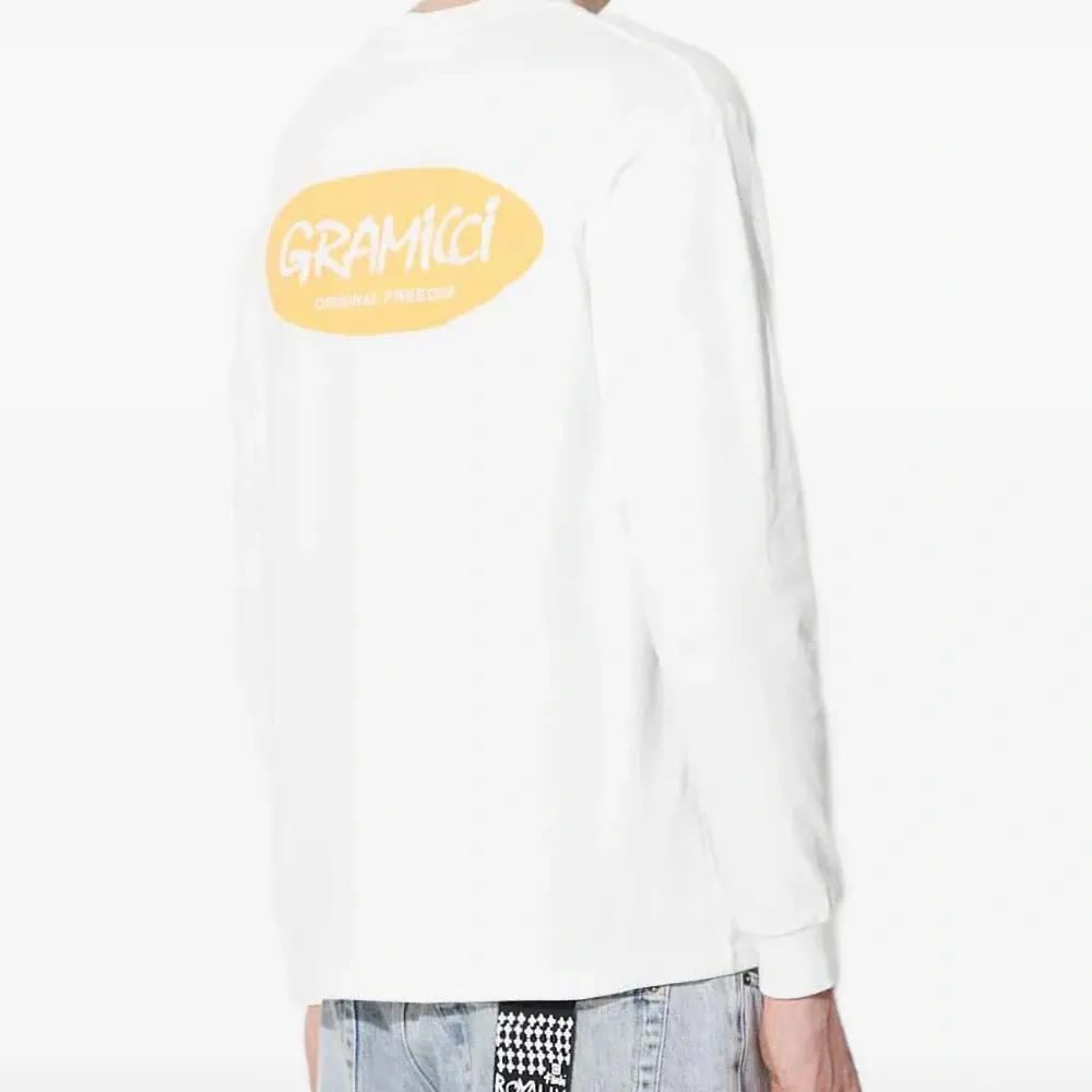 Футболка с длинными рукавами и принтом