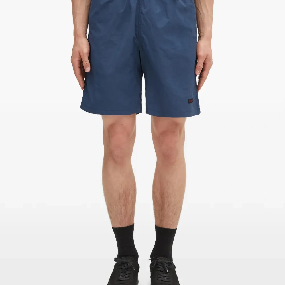 Шорты с пряжкой на талии